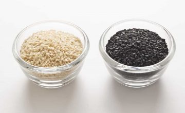 black-sesame-seeds-vs-white